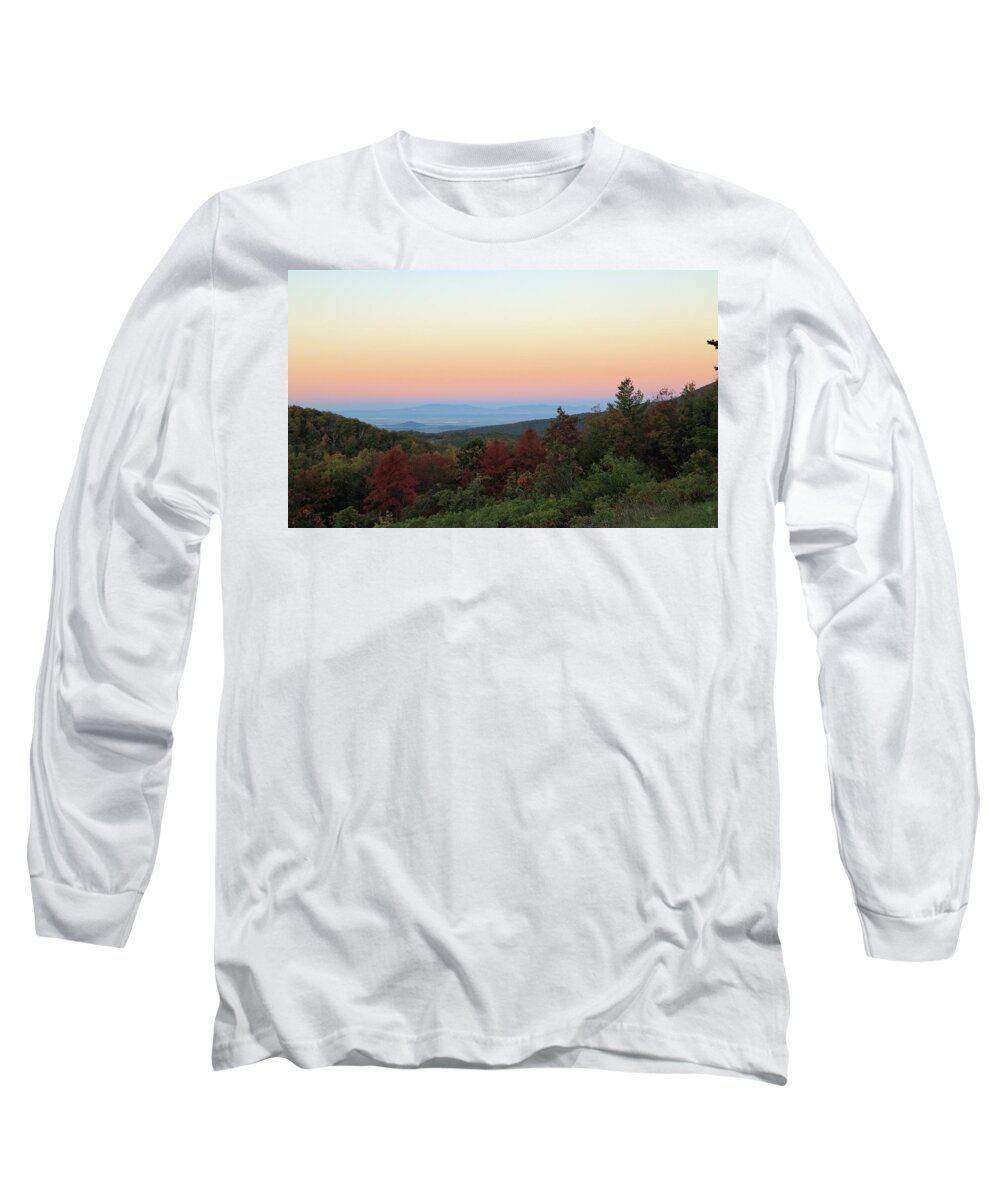 Photosbymch Long Sleeve T-Shirt featuring the photograph Sunrise over the Shenandoah Valley by M C Hood