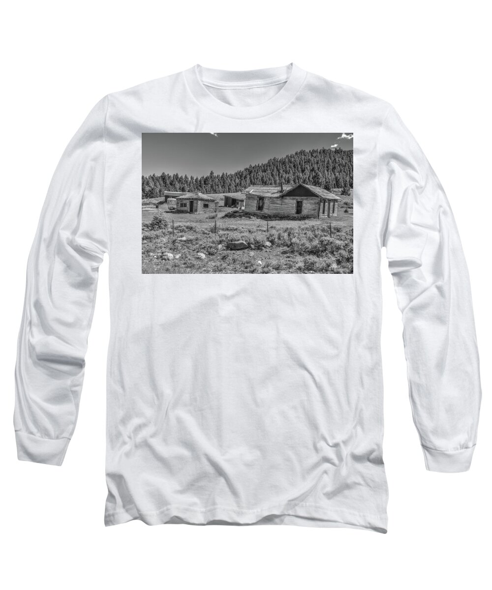 Abandoned Buildings Long Sleeve T-Shirt featuring the photograph The Gilmore Homestead by Richard J Cassato