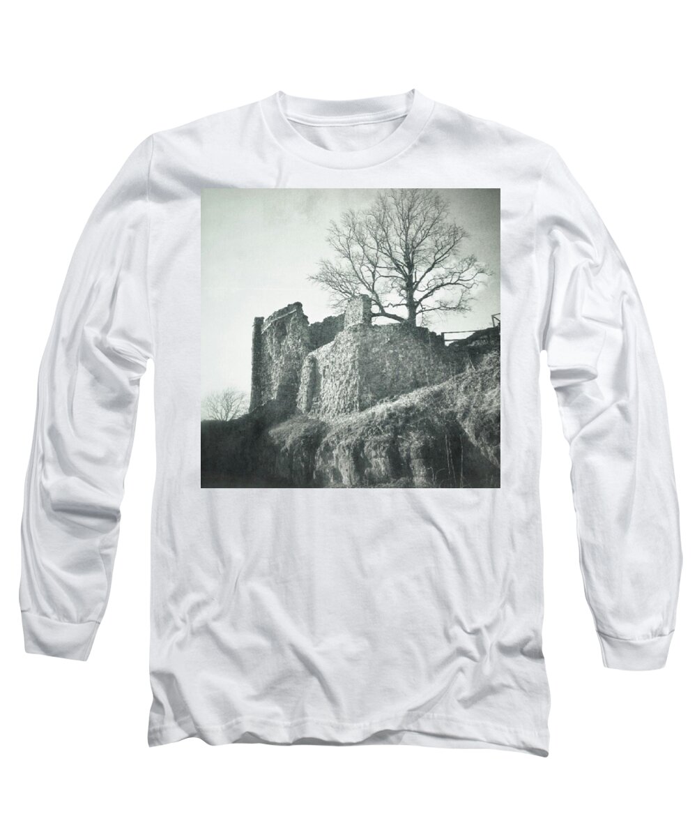  Long Sleeve T-Shirt featuring the photograph The Guard by Mandy Tabatt