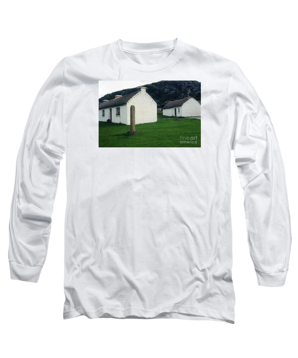House Long Sleeve T-Shirt featuring the photograph Valentia Island Homes by Joe Cashin
