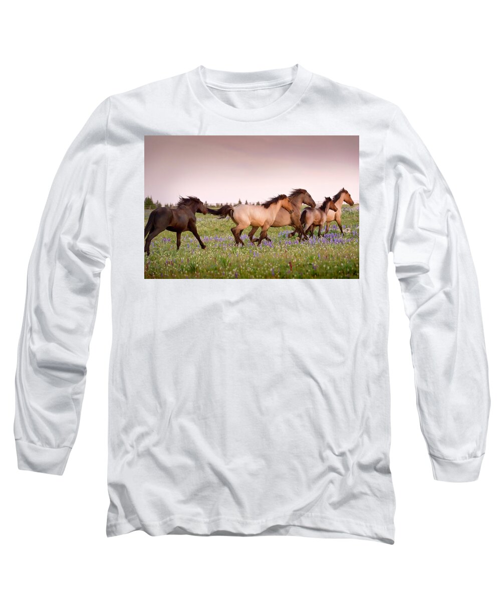 Beautiful Photos Long Sleeve T-Shirt featuring the photograph The Chase 1 by Roger Snyder