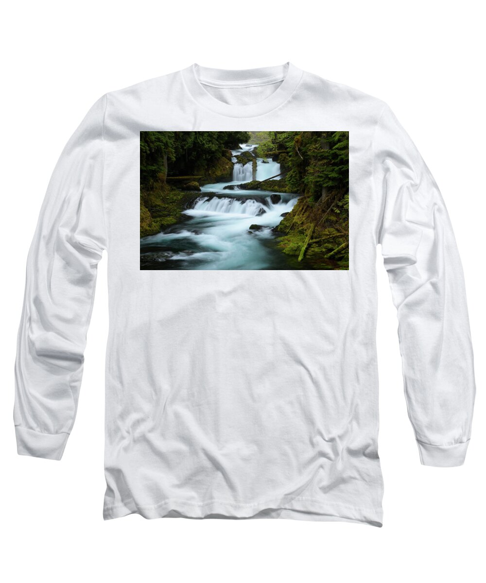  Long Sleeve T-Shirt featuring the photograph Aqualicious by Andrew Kumler