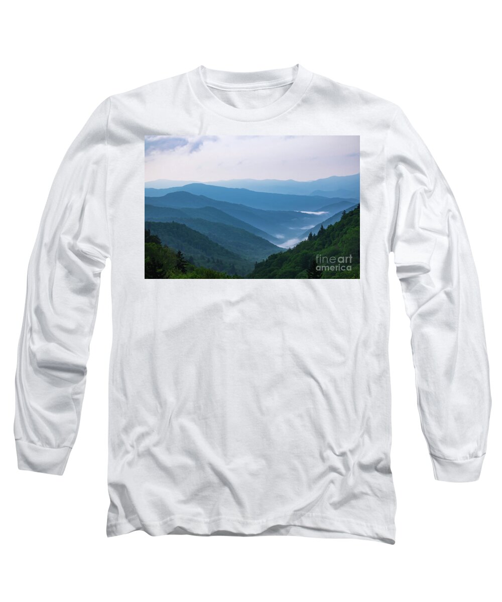 Blue Mountain Mist Long Sleeve T-Shirt featuring the photograph Morning shaconage, Smoky mountains by Theresa D Williams