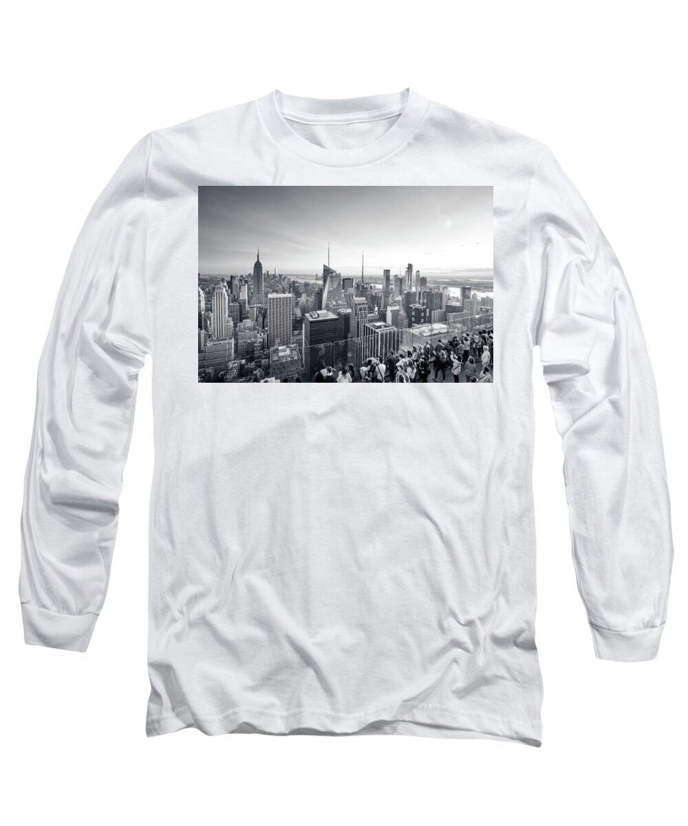 New York Long Sleeve T-Shirt featuring the photograph Top Of The Rock People by Alberto Zanoni