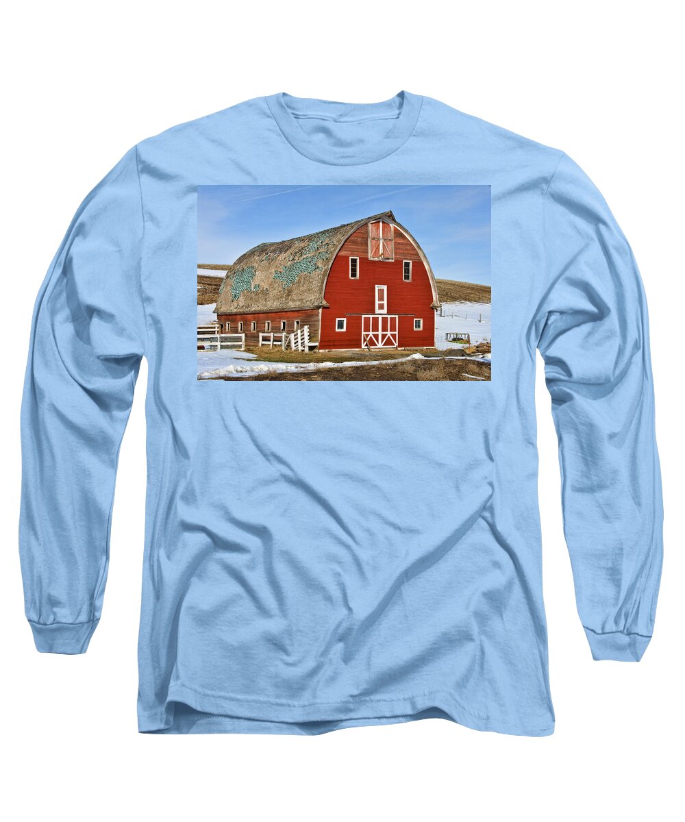 Barns Long Sleeve T-Shirt featuring the photograph 1927 Barn by Paul DeRocker