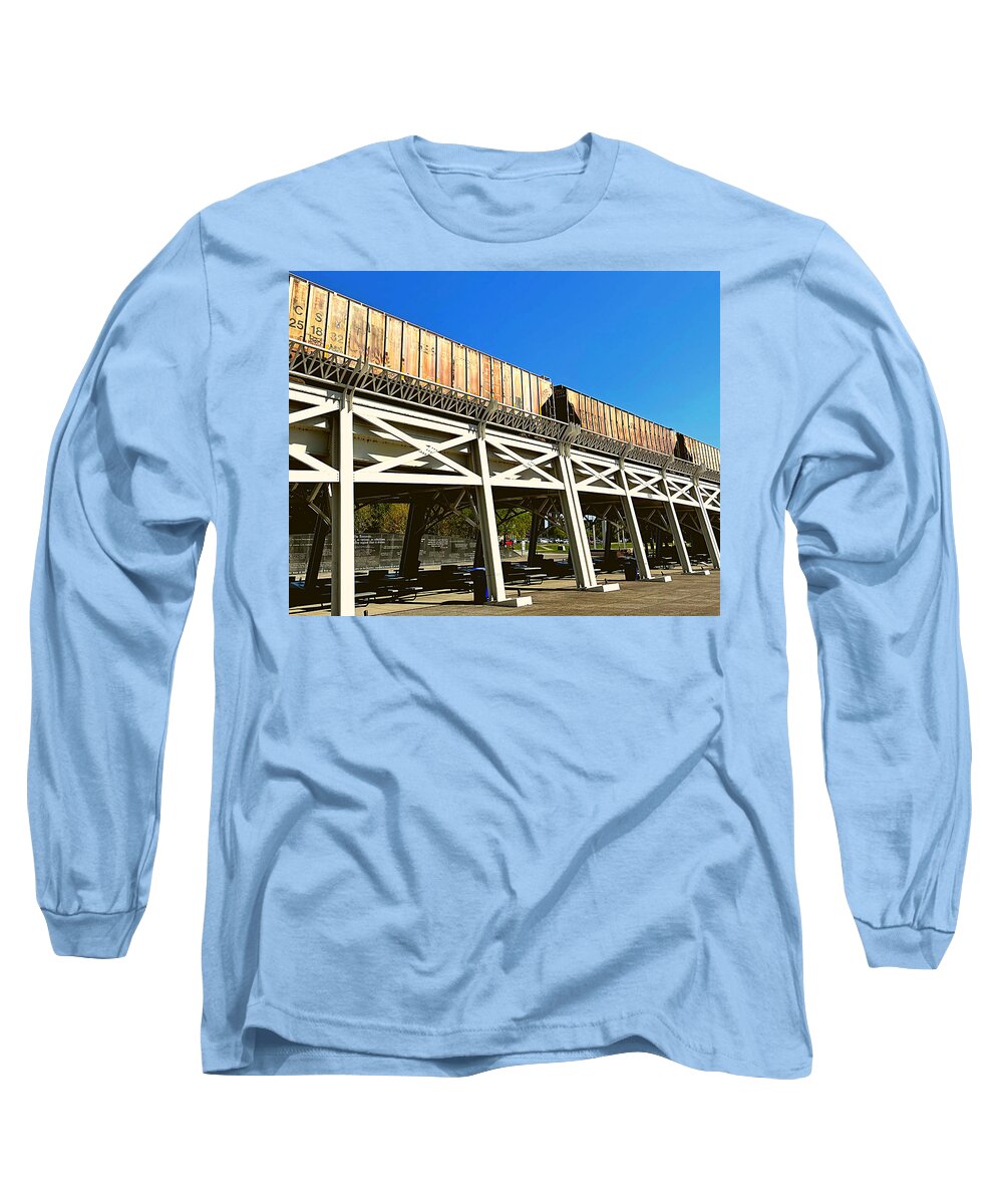 Nashville Long Sleeve T-Shirt featuring the photograph Bicentennial Park Bridge by Lee Darnell