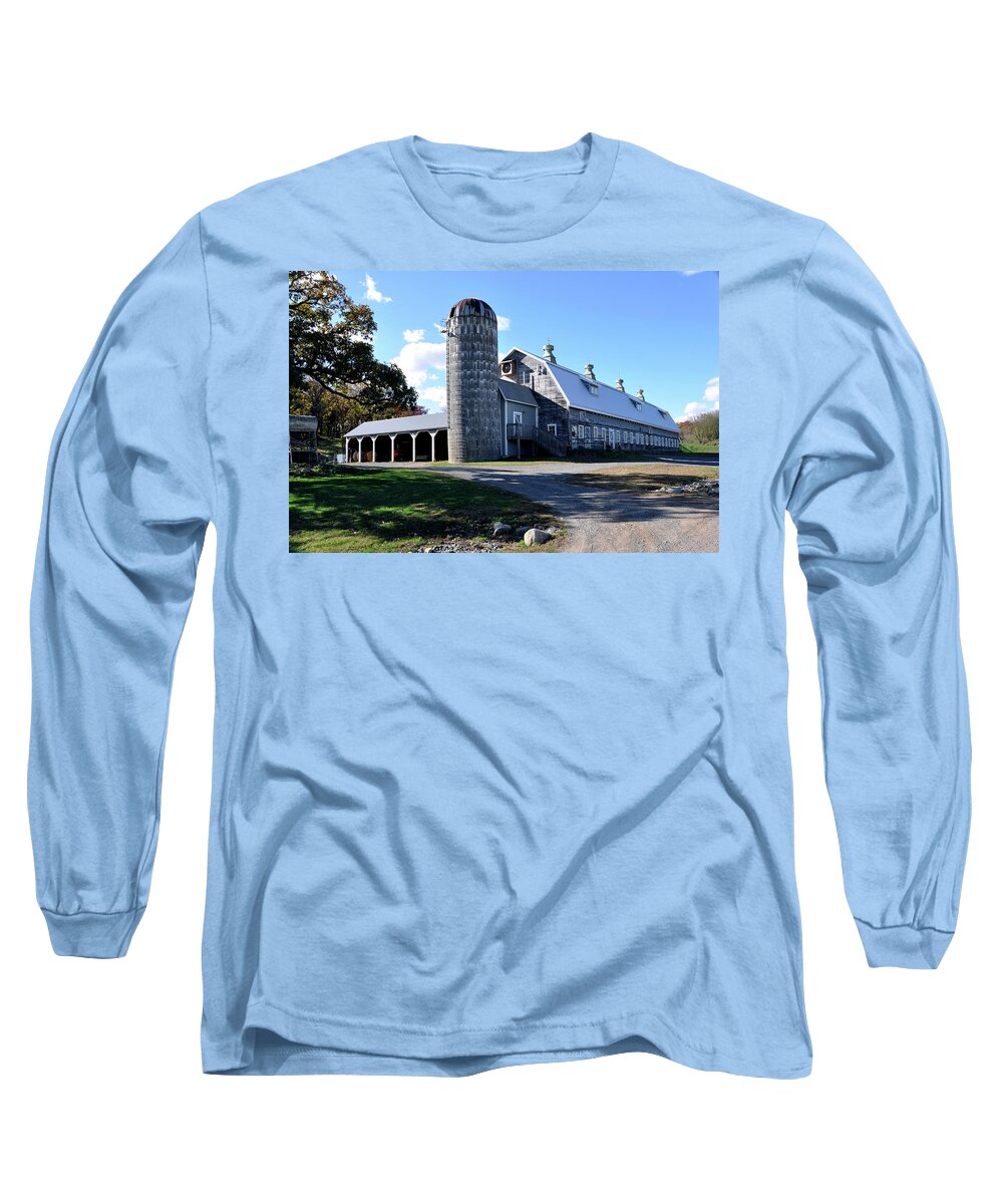 Landscape Long Sleeve T-Shirt featuring the photograph The Barn at Big Rock Creek by Rick Hansen