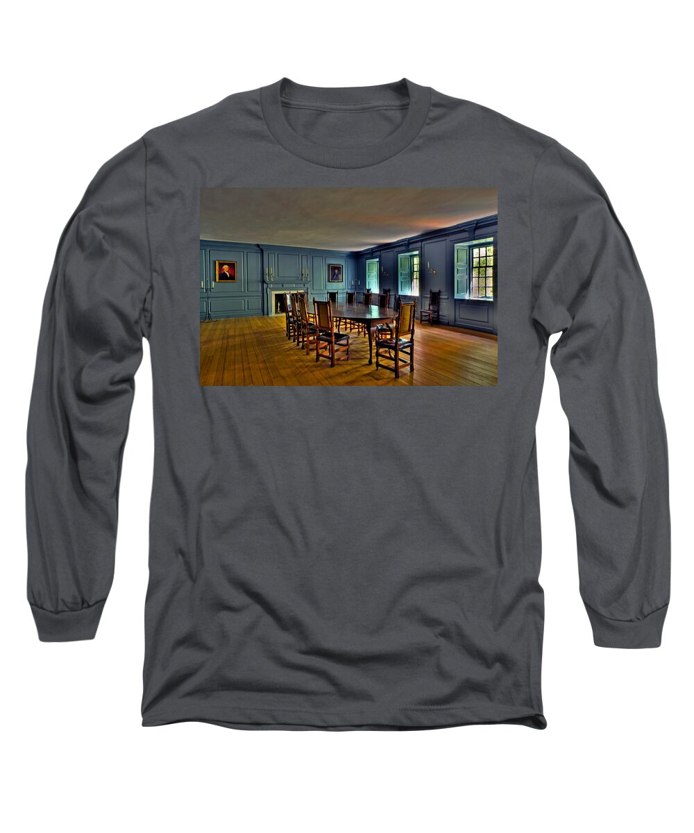 Williamsburg Long Sleeve T-Shirt featuring the photograph Blue Room Wren Building by Jerry Gammon