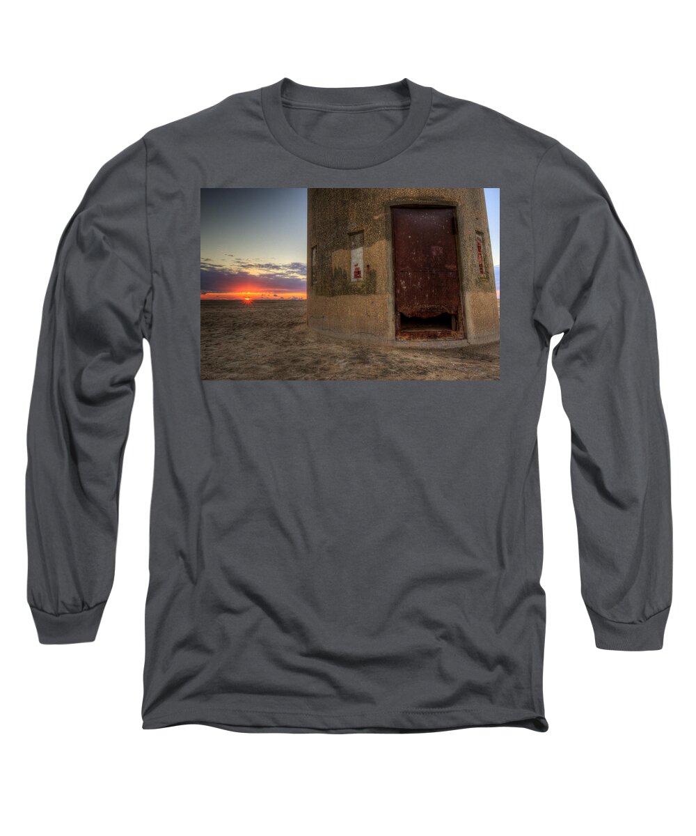 Delaware Long Sleeve T-Shirt featuring the photograph Delaware Lookout Tower by David Dufresne