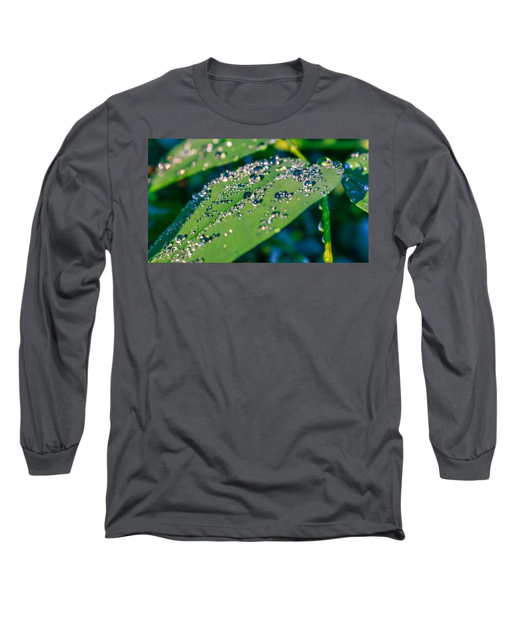 Abstract Long Sleeve T-Shirt featuring the photograph Droplets by Traveler's Pics
