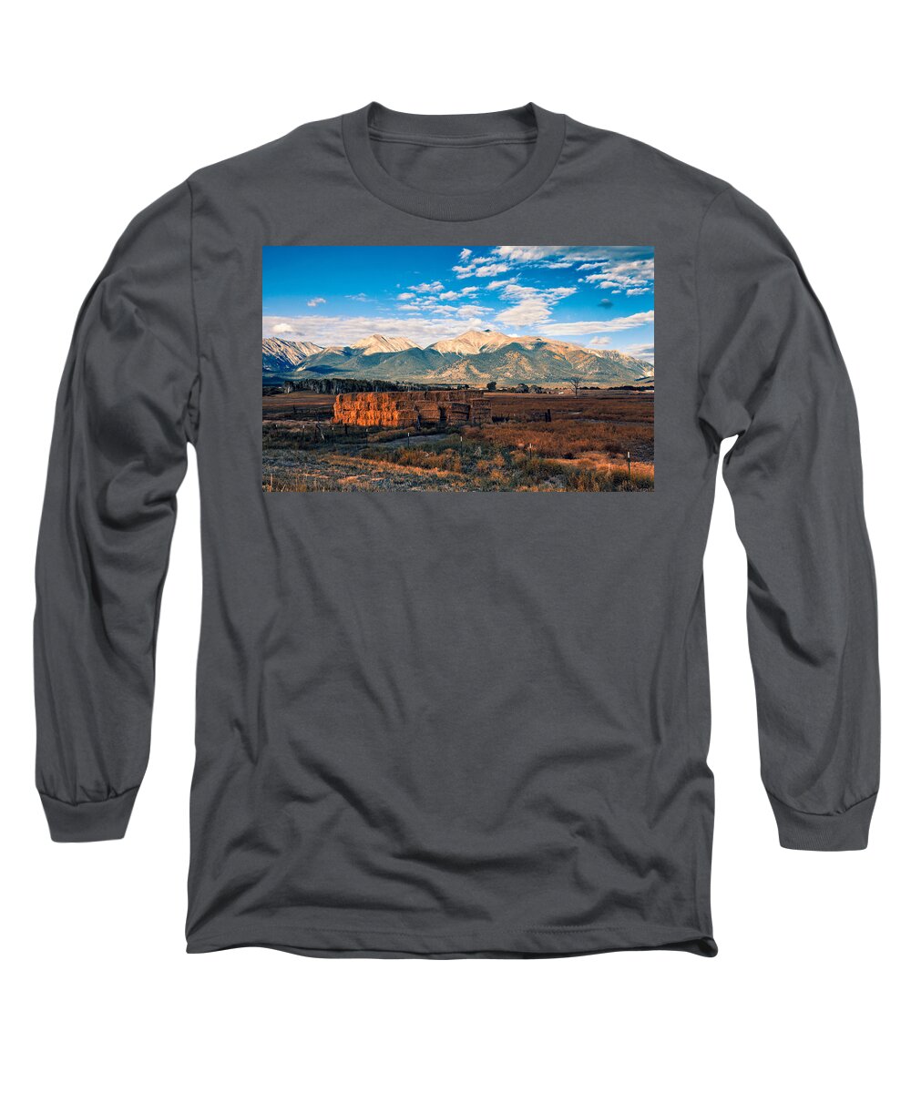 2012 Long Sleeve T-Shirt featuring the photograph Morning Glow by Ronald Lutz