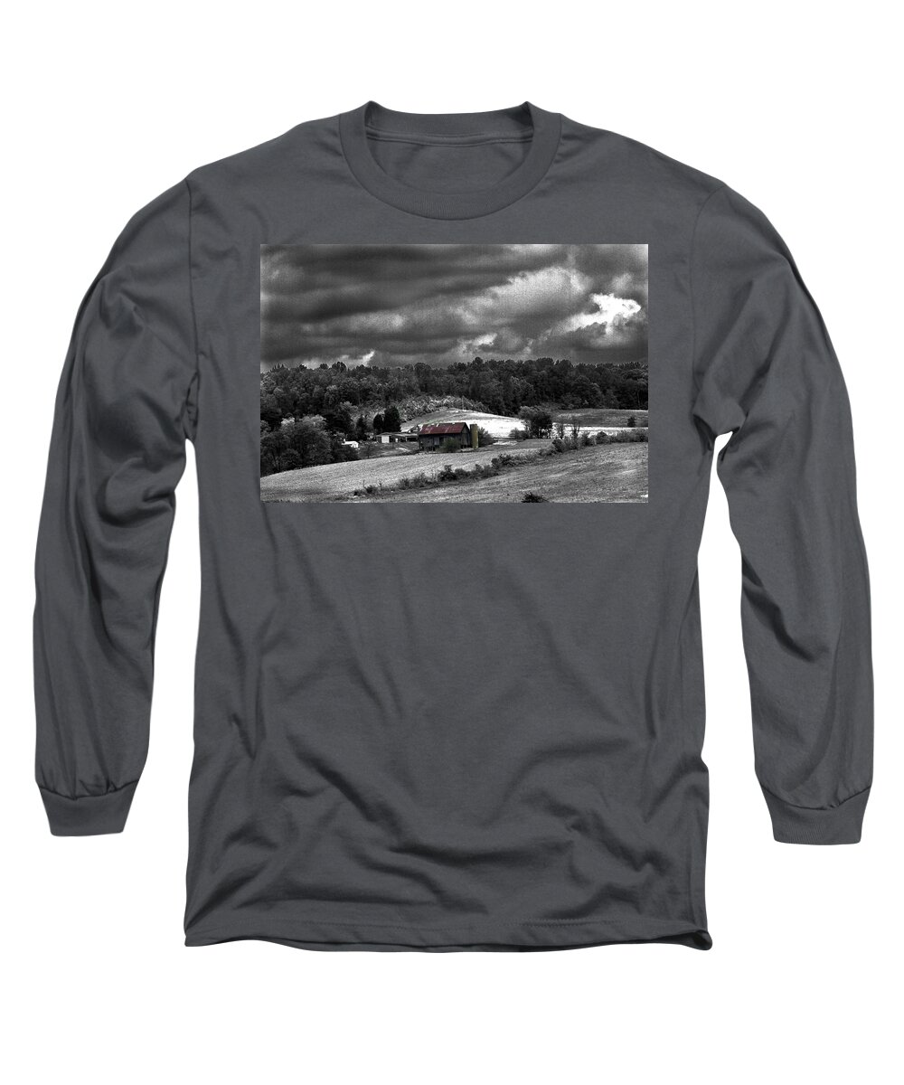 Rolling Hills Long Sleeve T-Shirt featuring the photograph Old Farm by David Yocum
