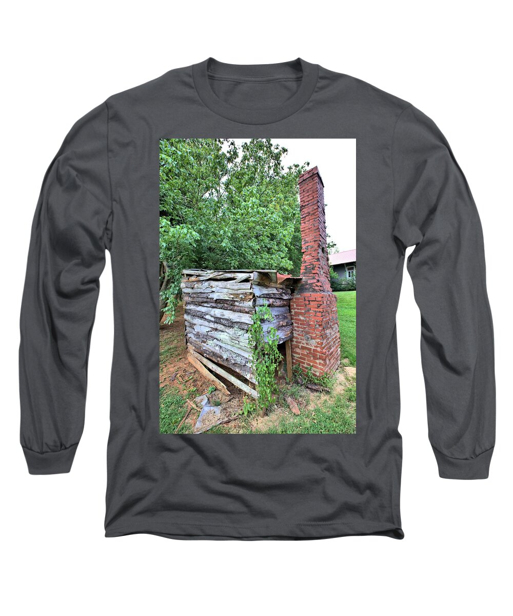 6095 Long Sleeve T-Shirt featuring the photograph Old Georgia Smokehouse by Gordon Elwell