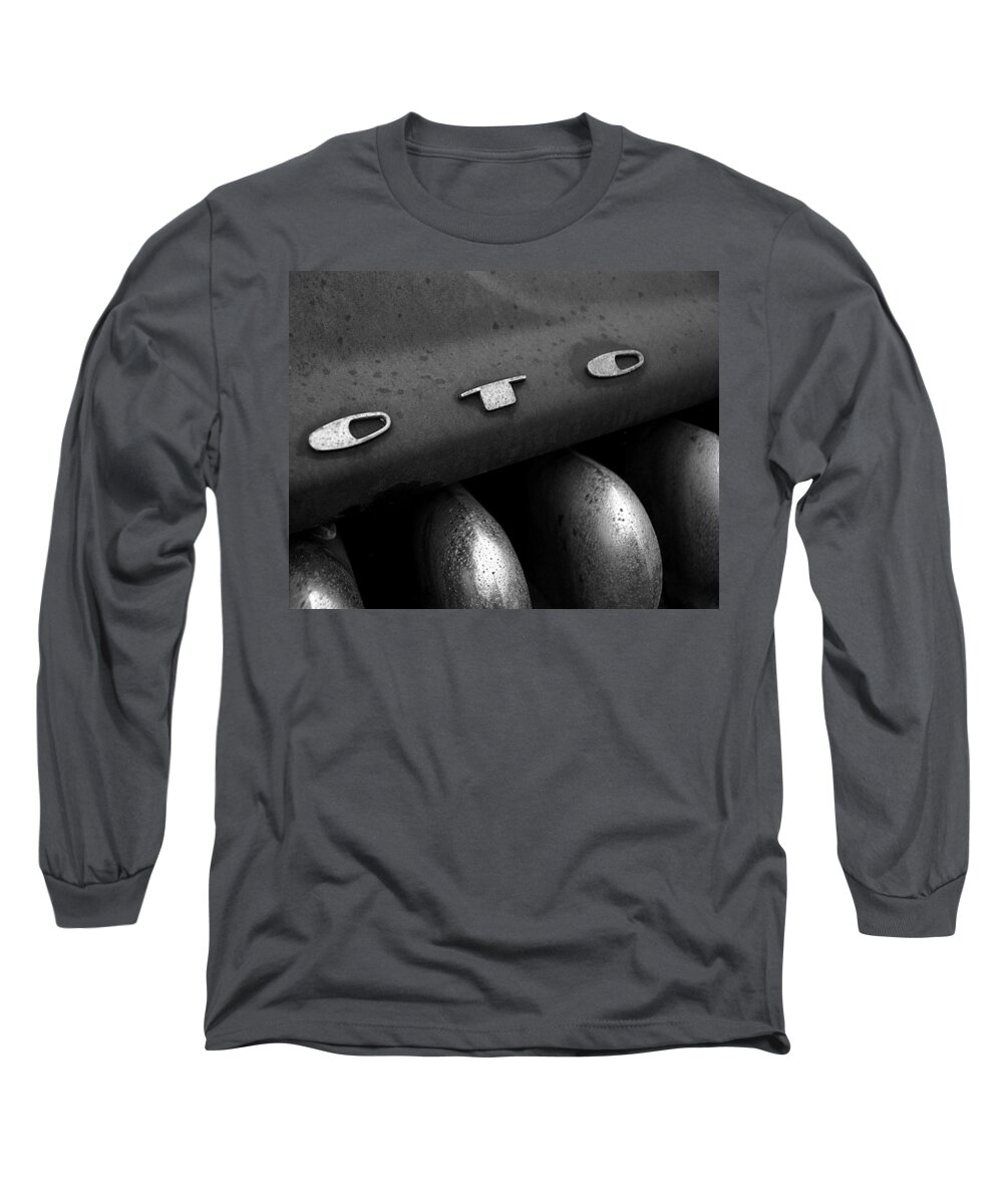Desoto Long Sleeve T-Shirt featuring the photograph OTO by Paul DeRocker