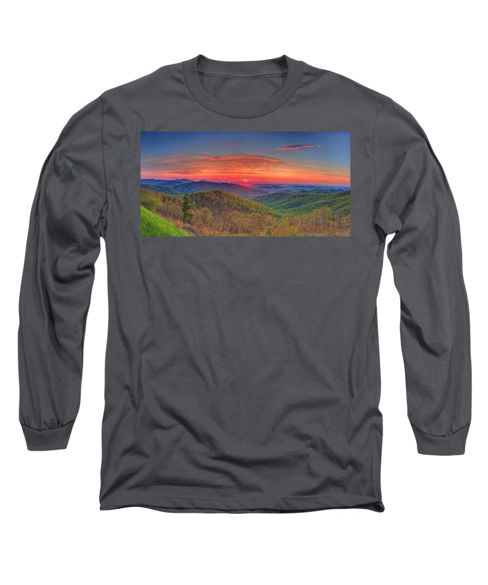 Metro Long Sleeve T-Shirt featuring the photograph Pink Sunrise At Skyline Drive by Metro DC Photography