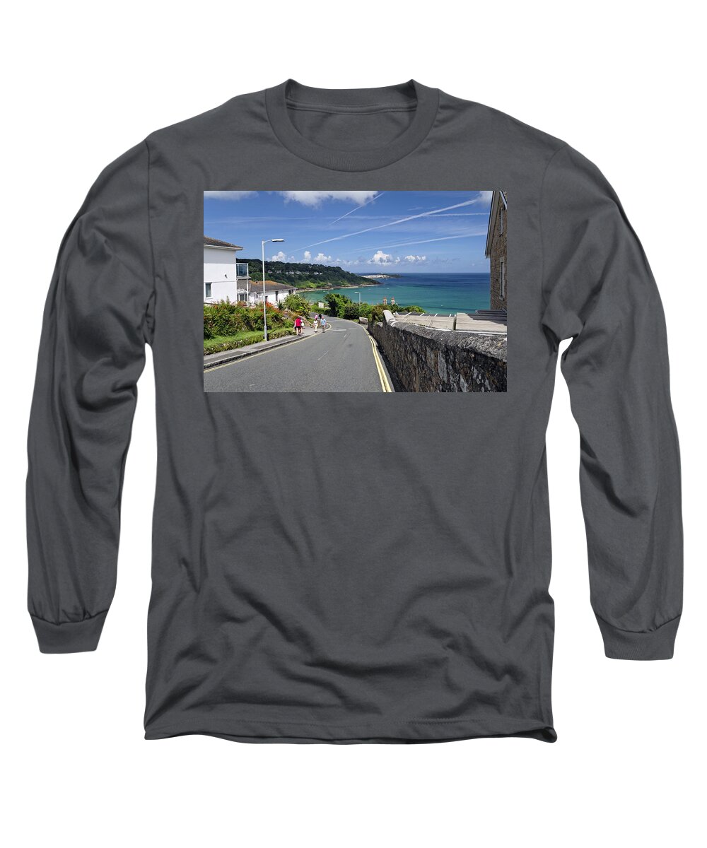 Britain Long Sleeve T-Shirt featuring the photograph The Approach to the Beach - Carbis Bay by Rod Johnson
