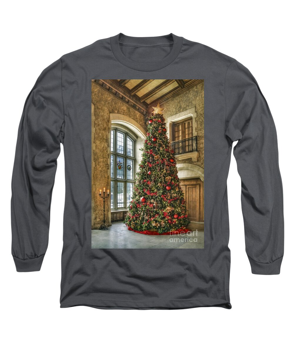 Christmas Long Sleeve T-Shirt featuring the photograph Tis The Season by Evelina Kremsdorf
