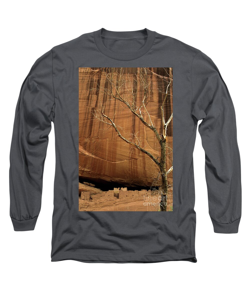 Canyon De Chelly Long Sleeve T-Shirt featuring the photograph White House Ruin Arizona by Bob Christopher