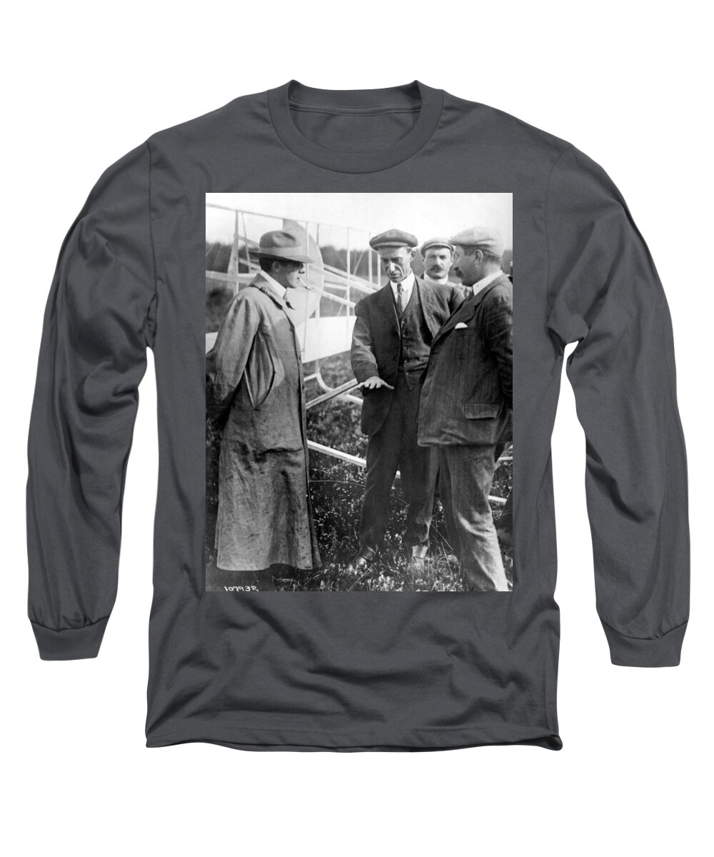 Science Long Sleeve T-Shirt featuring the photograph Wilbur Wright, 1908 by Science Source