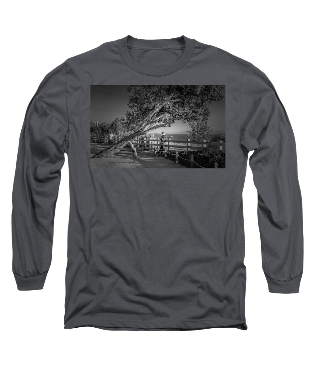 Palisades Park Long Sleeve T-Shirt featuring the photograph A Walk In The Park B and W by Gene Parks