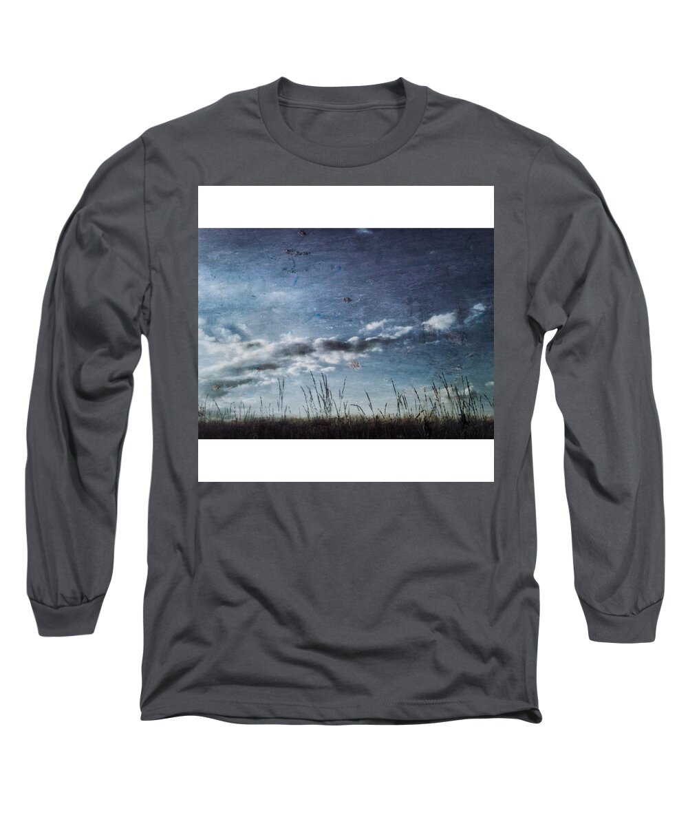 Lumia1520 Long Sleeve T-Shirt featuring the photograph Abendwolkig

#wolkig #abend #nokia by Mandy Tabatt