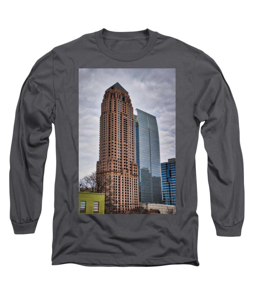 Building Long Sleeve T-Shirt featuring the photograph Atlanta Highrise by Brett Engle