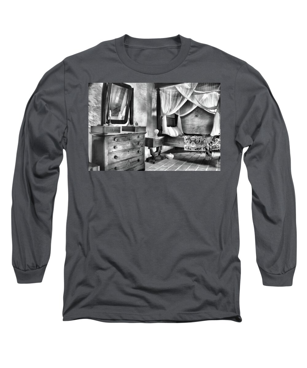 Long Sleeve T-Shirt featuring the photograph Bedroom by Don Schiffner