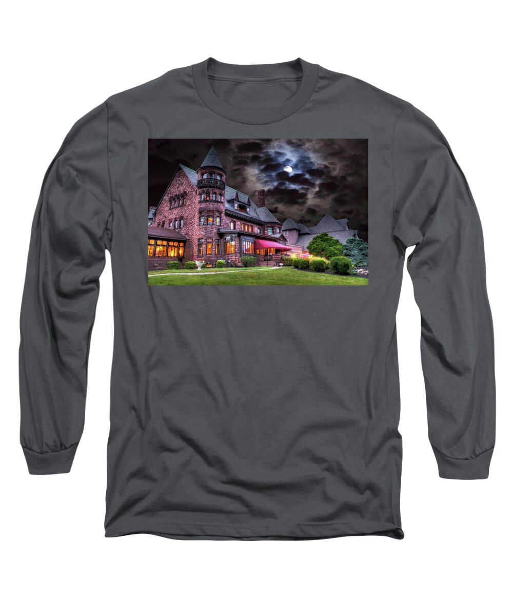 Belhurst Castle Long Sleeve T-Shirt featuring the photograph Belhurst Castle by Joe Granita