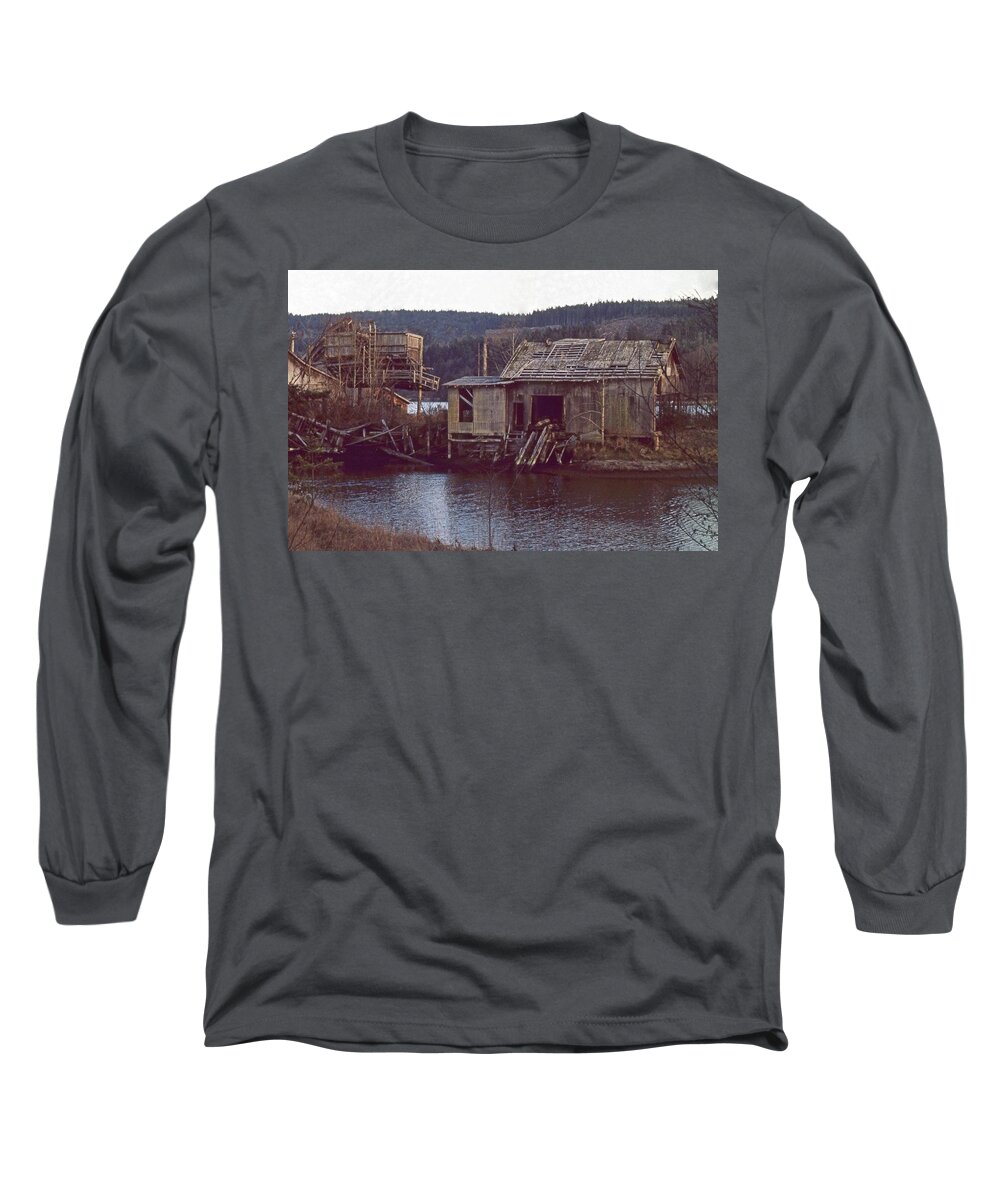  Long Sleeve T-Shirt featuring the photograph Discovery Bay Mill by Laurie Stewart
