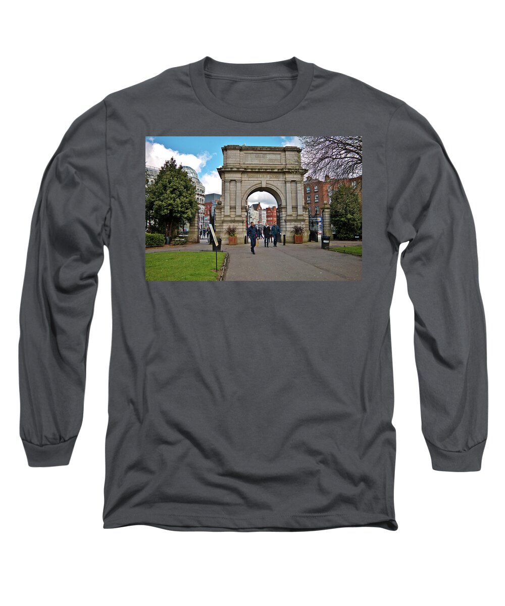 Dublin Long Sleeve T-Shirt featuring the photograph Fusilier's Arch, St. Stephen's Green Park, Dublin, Ireland by Marisa Geraghty Photography