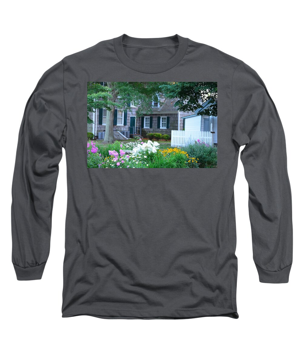Garden Long Sleeve T-Shirt featuring the photograph Gardens at the Burton-Ingram House - Lewes Delaware by Kim Bemis