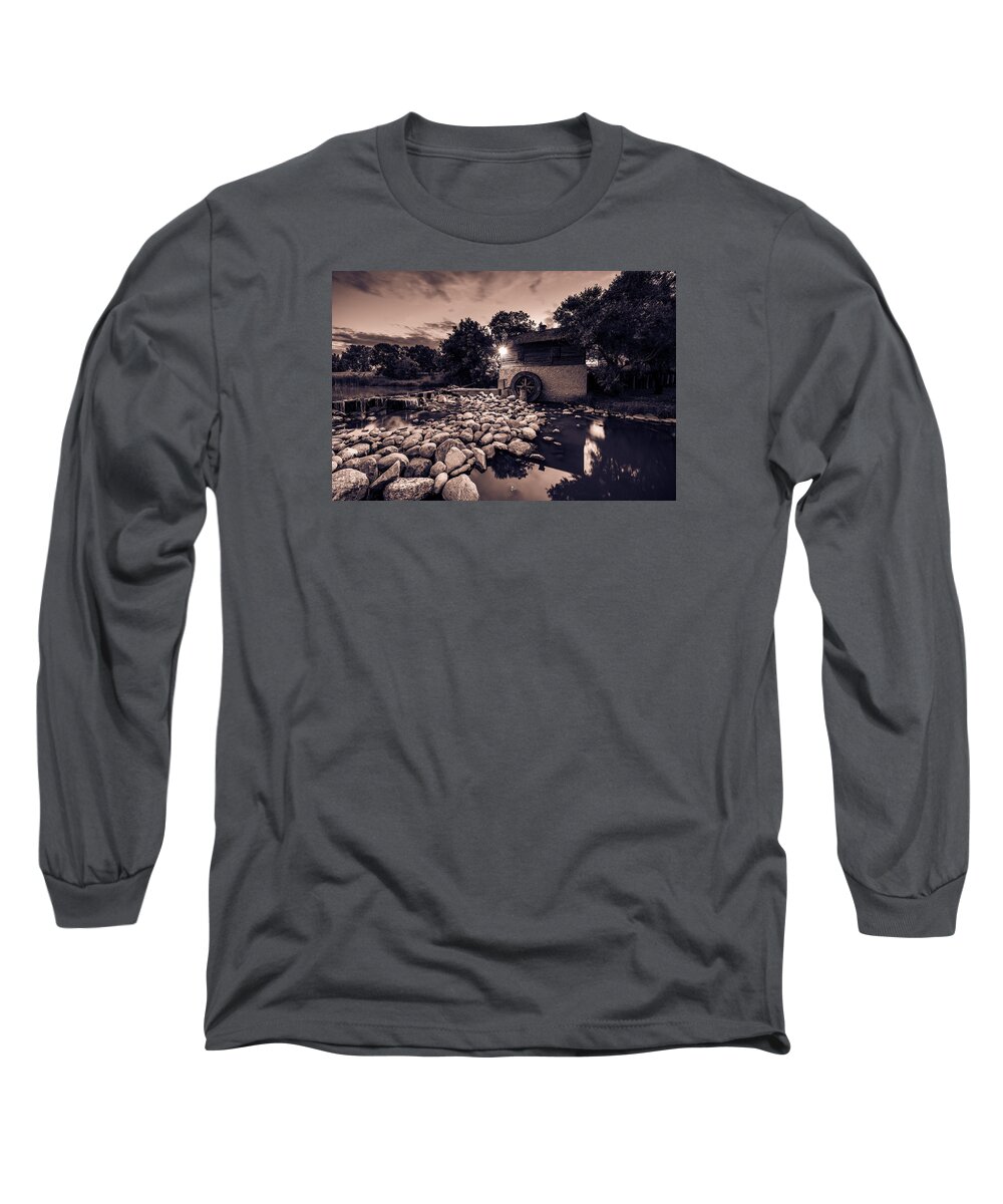 Canada Long Sleeve T-Shirt featuring the photograph Grant's Old Mill by Nebojsa Novakovic