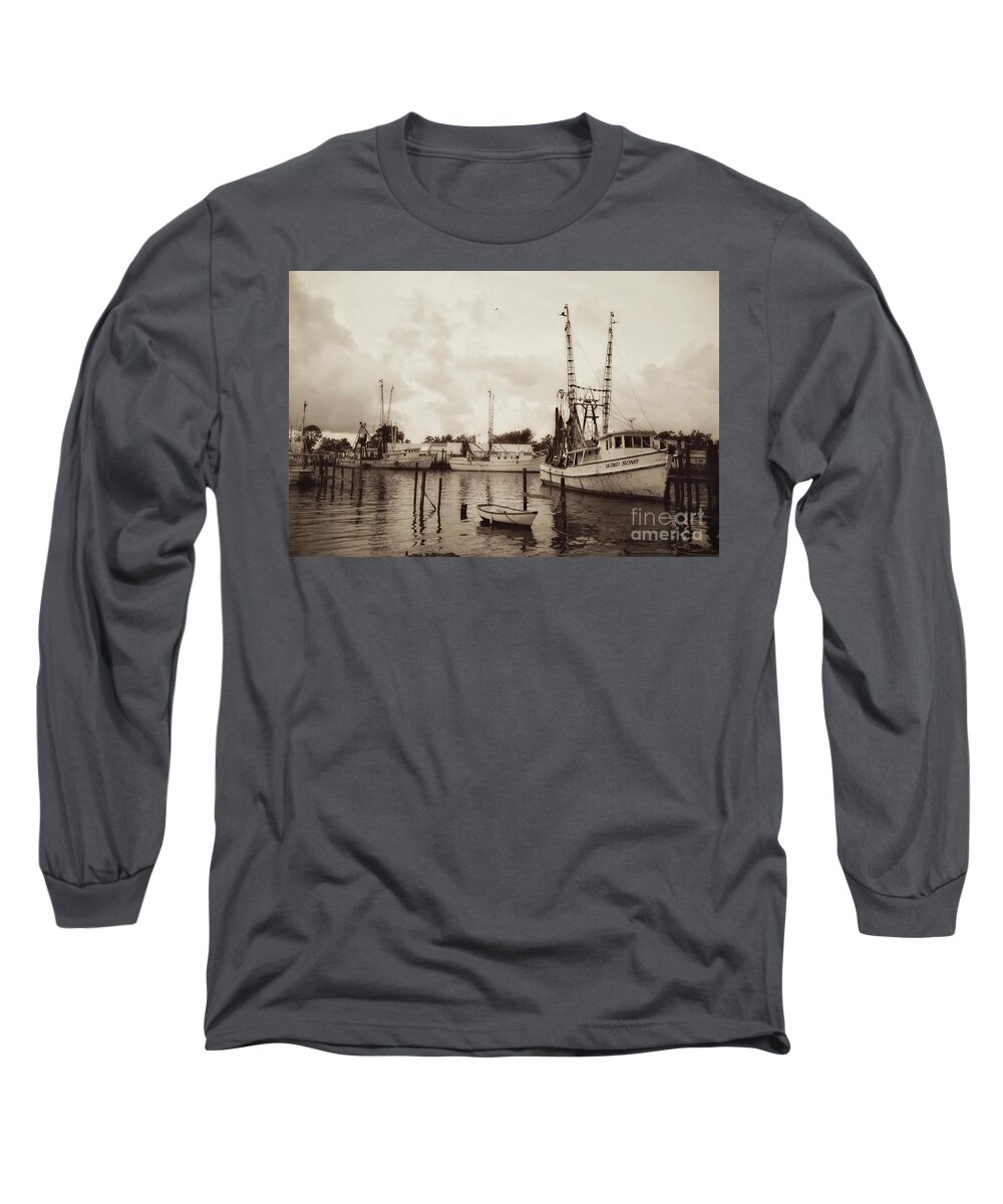 Harbor Long Sleeve T-Shirt featuring the photograph Oriental Harbor by Benanne Stiens