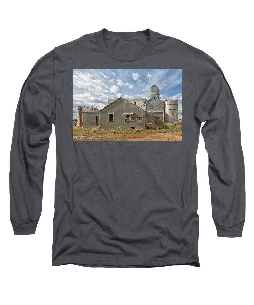 2017 Long Sleeve T-Shirt featuring the photograph Plevna Grain Elevator by Bert Peake