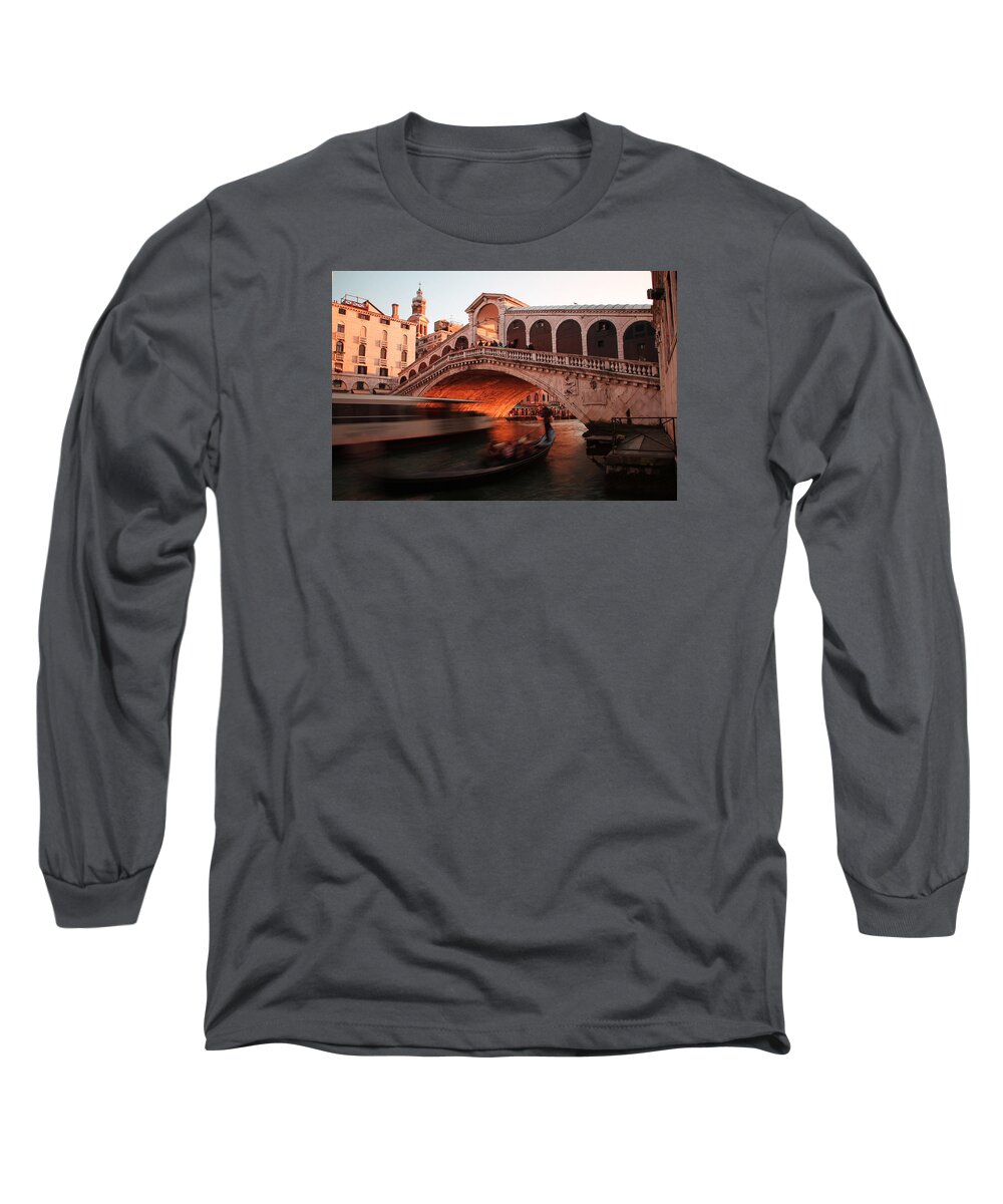 Venice Long Sleeve T-Shirt featuring the photograph Rialto bridge by Effezetaphoto Fz