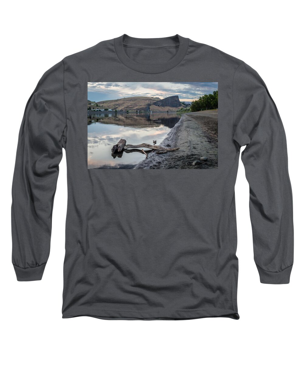 Lewiston Idaho Clarkston Washington Id Wa Lewis Clark Lc Valley Drift Wood Snake River Beach Rock Hell's Canyon National Park Shoreline Water Clouds Swallows Nest Sand Still Long Sleeve T-Shirt featuring the photograph Shoreline View of the Rock by Brad Stinson