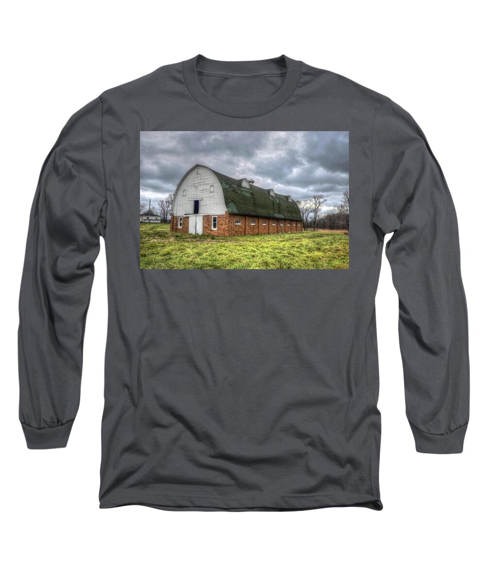 Barn Long Sleeve T-Shirt featuring the photograph The Long Barn by Jeffrey Platt