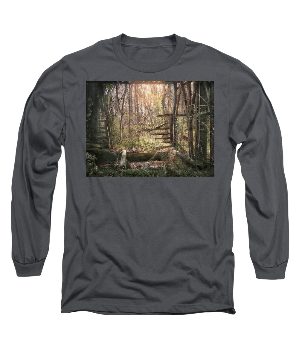 Building Long Sleeve T-Shirt featuring the photograph Been There by Bonnie Willis
