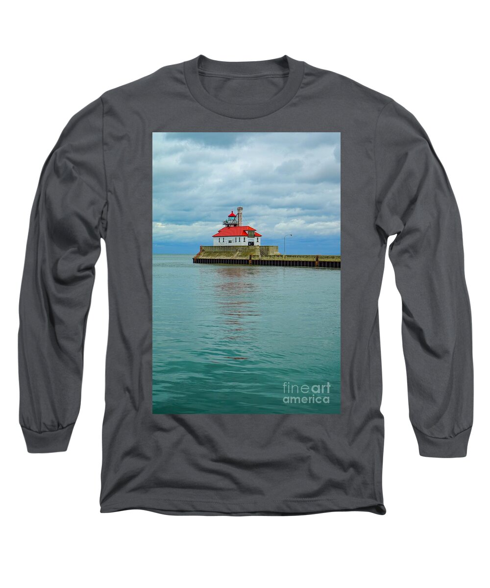 Lighthouse Long Sleeve T-Shirt featuring the photograph Duluth Lighthouse 2 by Susan Rydberg