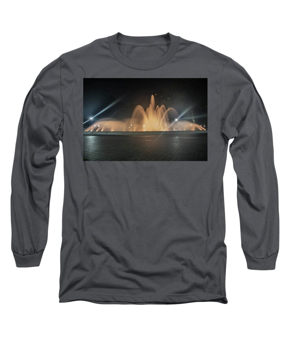 Stuytown Apartments Long Sleeve T-Shirt featuring the photograph Fountain in Stuytown by Alan Goldberg
