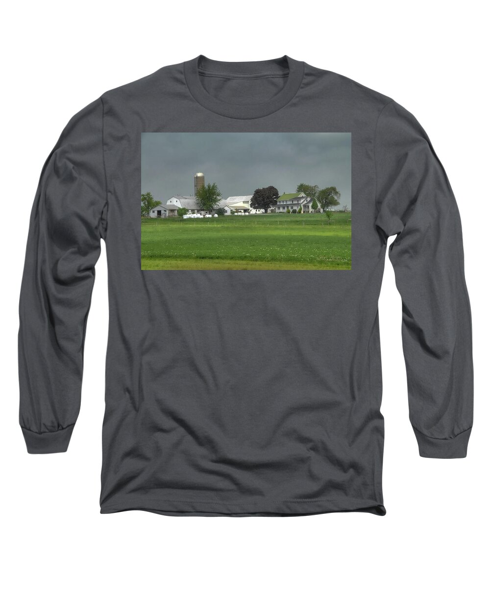 Pennsylvania Long Sleeve T-Shirt featuring the photograph Pennsylvania Amish Farm by Dyle Warren