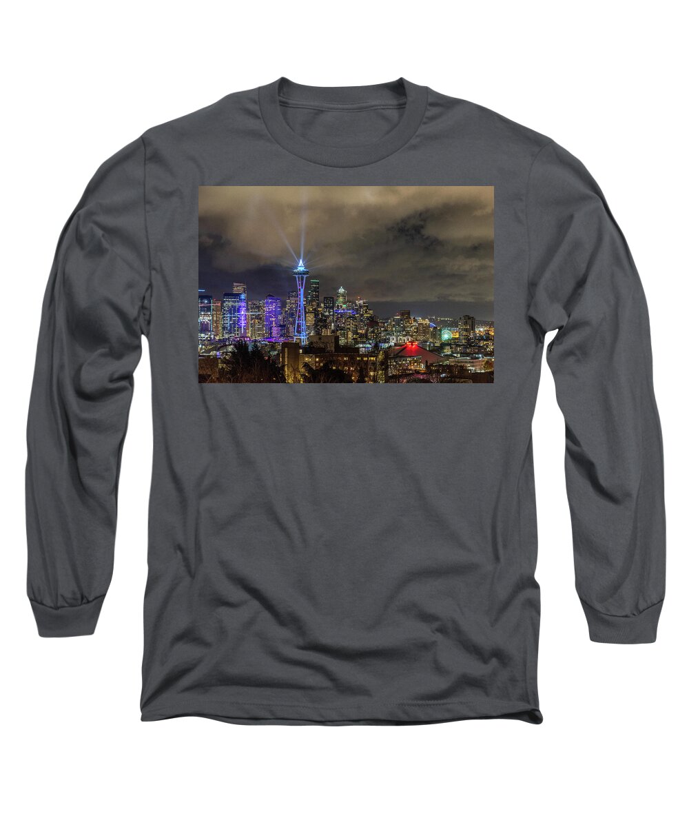 Seattle Long Sleeve T-Shirt featuring the photograph The Star of Seattle by Bryan Xavier