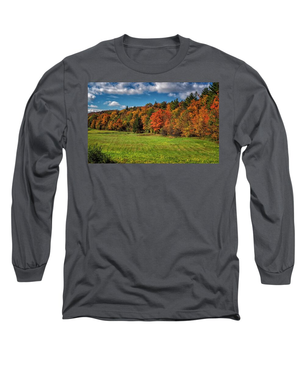Hayward Garden Putney Vermont Long Sleeve T-Shirt featuring the photograph Vermont Autumn Colors by Tom Singleton