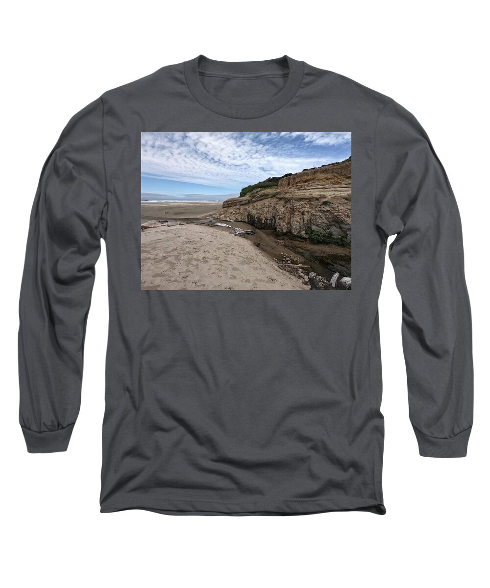 Agate Beach Long Sleeve T-Shirt featuring the photograph Agate Beach Low Tide Runoff by John Parulis