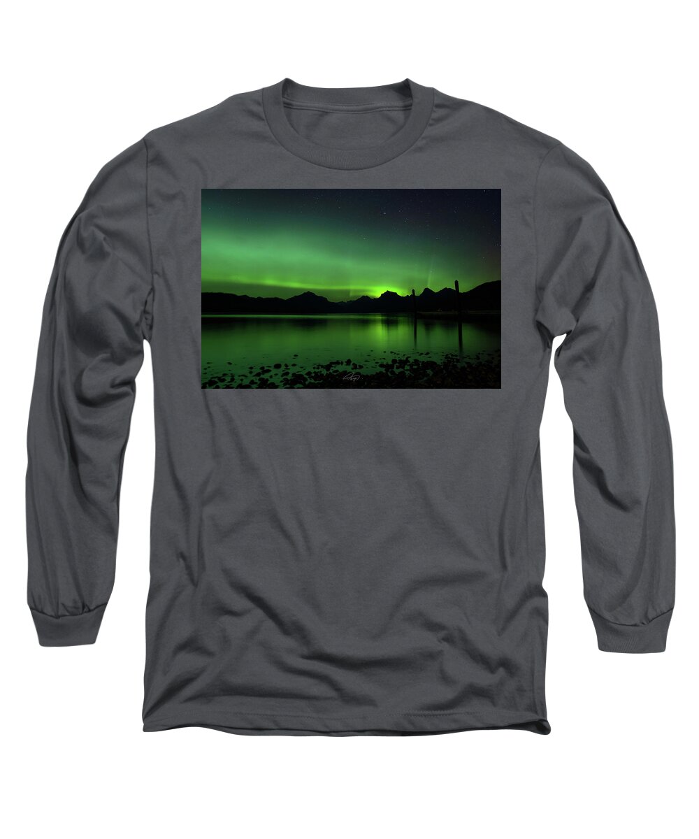  Long Sleeve T-Shirt featuring the photograph Aurora Borealis in Landscape by William Boggs