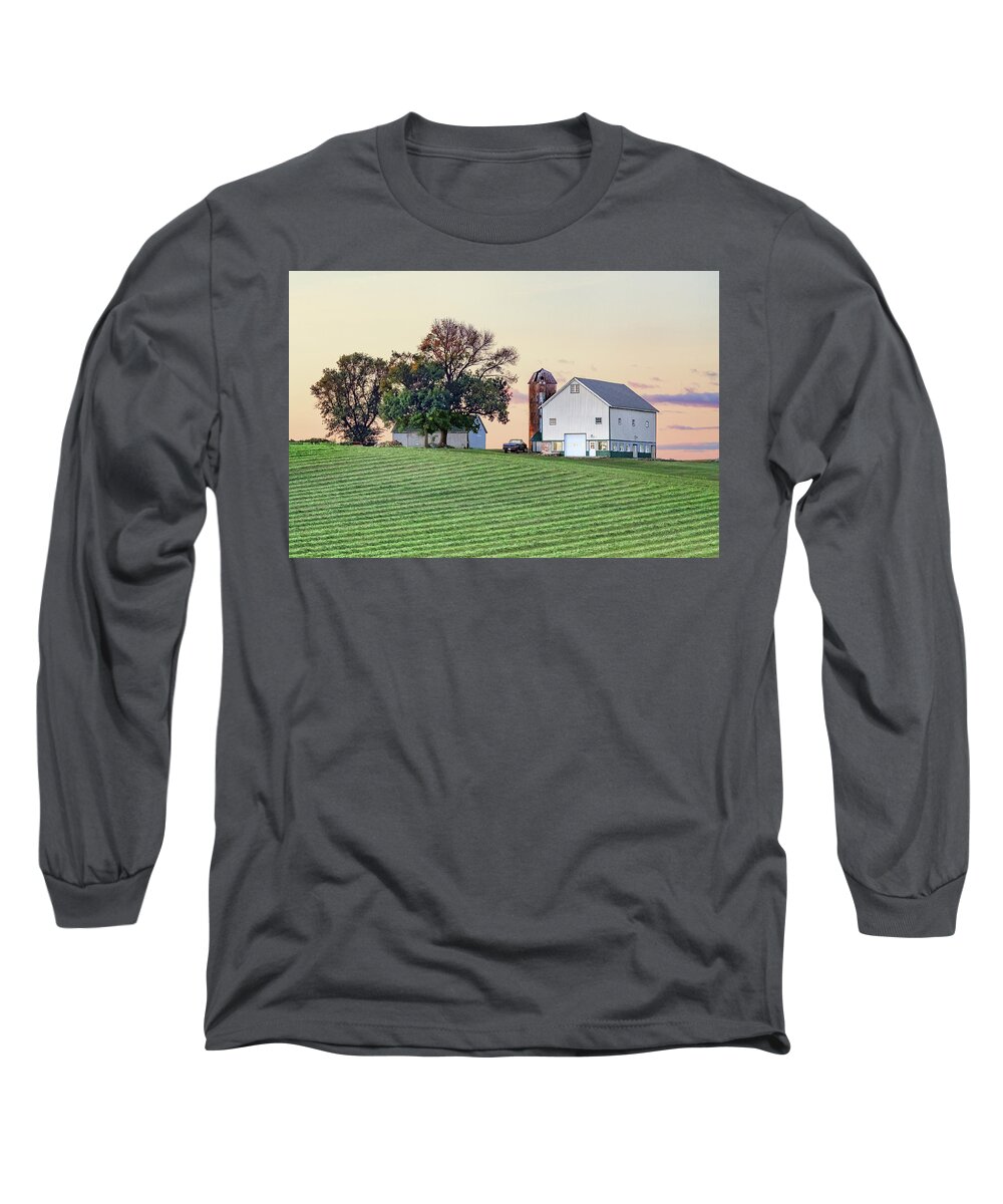 Barn Long Sleeve T-Shirt featuring the photograph Beautiful Barn Beautiful Field by Todd Klassy
