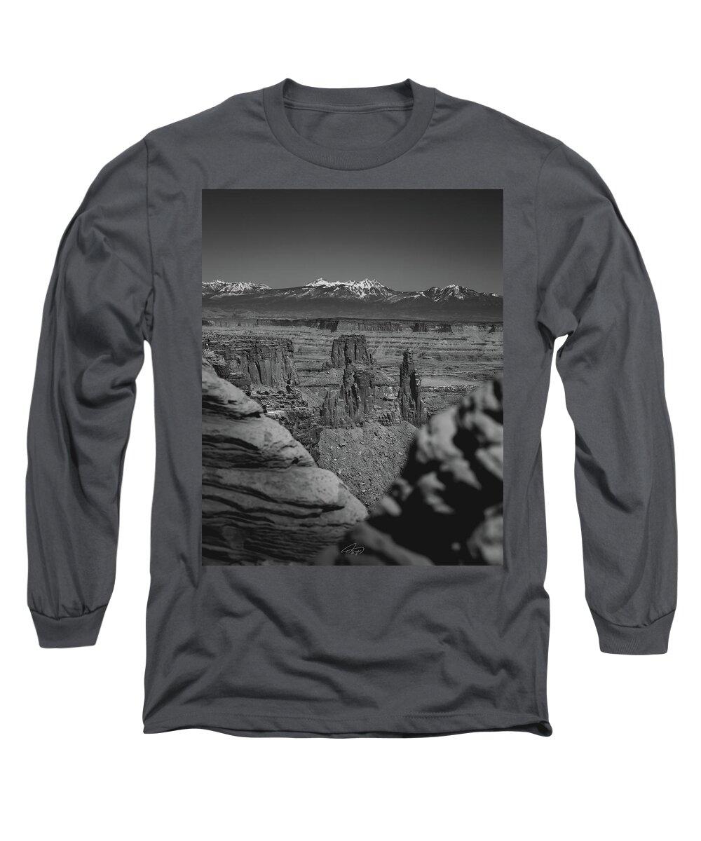  Long Sleeve T-Shirt featuring the photograph Canyonpeering BW by William Boggs
