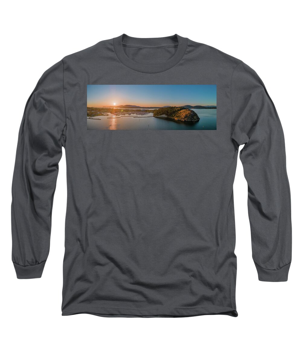 Cap Sante Long Sleeve T-Shirt featuring the photograph Cap Sante Panorama #1 by Michael Rauwolf
