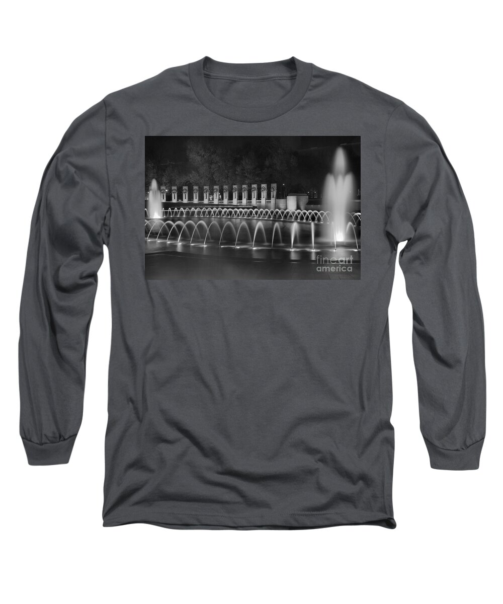 Washington Long Sleeve T-Shirt featuring the photograph Evening At The WW II Memorial Fountain Black And White by Adam Jewell