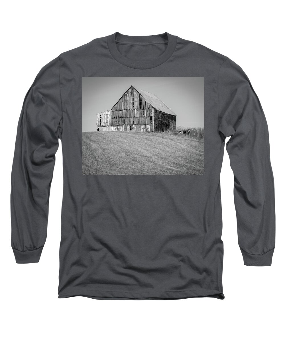 B&w Long Sleeve T-Shirt featuring the photograph Old Tobacco Barn by Gerri Bigler